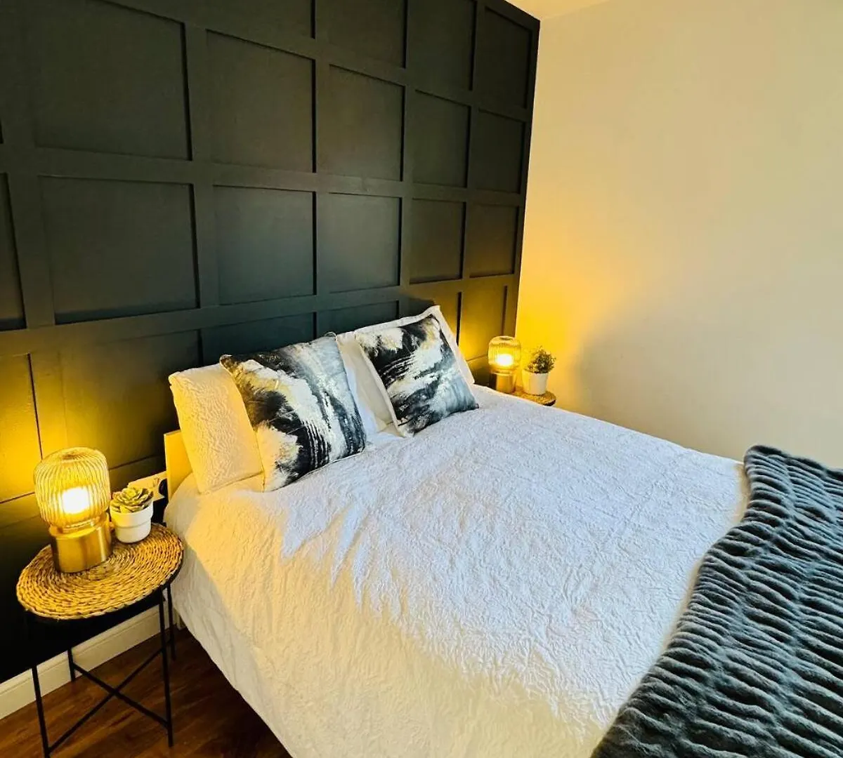 Modern 2 Bedroom Gf - Aberdeen City Centre - Private Car Park