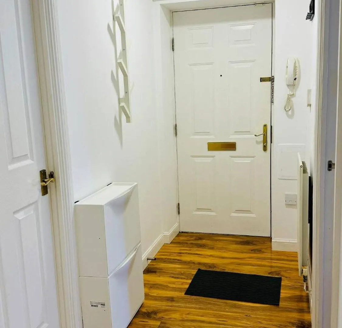 Modern 2 Bedroom Gf - Aberdeen City Centre - Private Car Park 0*,
